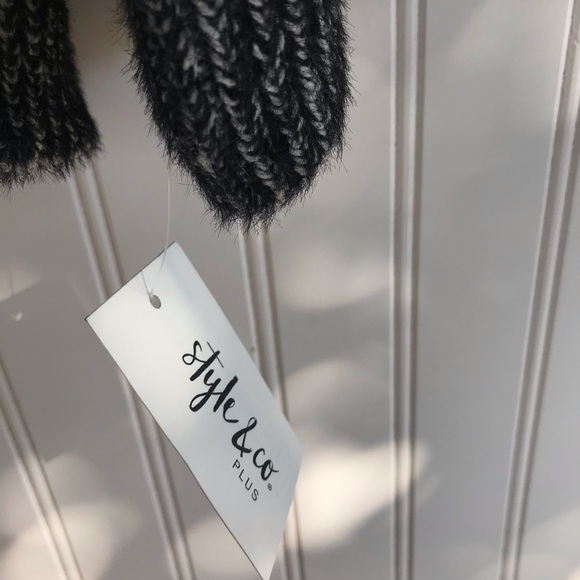 Gray & Black Sweater - Picture 7 of 7